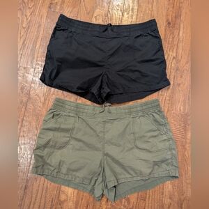 Cotton Shorts Women's Size XXL Includes 2 Pairs Black & Green